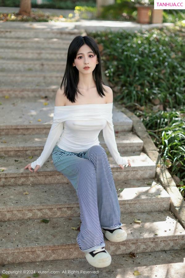   [XiuRen]高清写真图 2024.12.16 No.9605 奶芙乔乔 美腿黑丝第11张图片